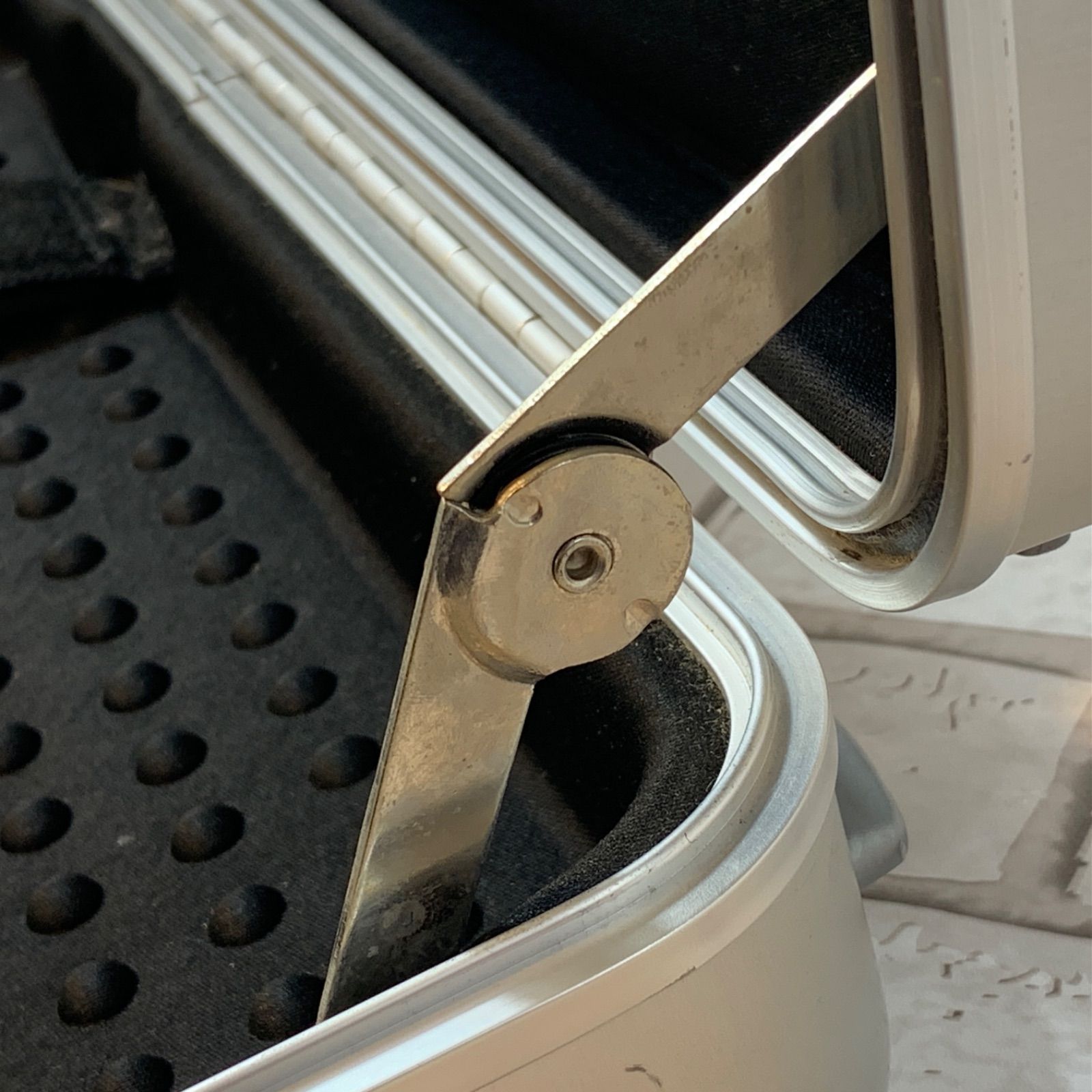 リモワ 982.73 旧盤『TOPAS/トパーズ』ビューティケース 19L 鍵付