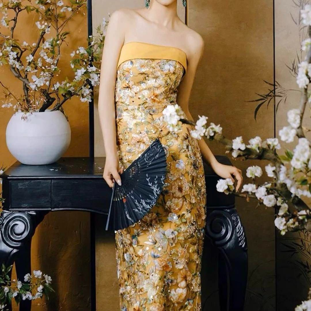 首元のお花のデザインがゴージャスで可愛い イブニングドレス 新品未使用 レディースファッション 人気商品 花柄がオシャレで