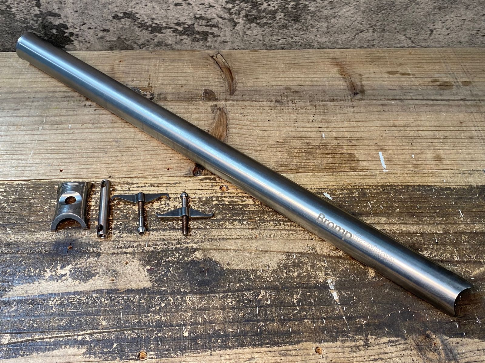 FU159 ブロンフィケーション Brompfication Titanium Seatpost ブロンプトン用 チタン シートポスト 520mm