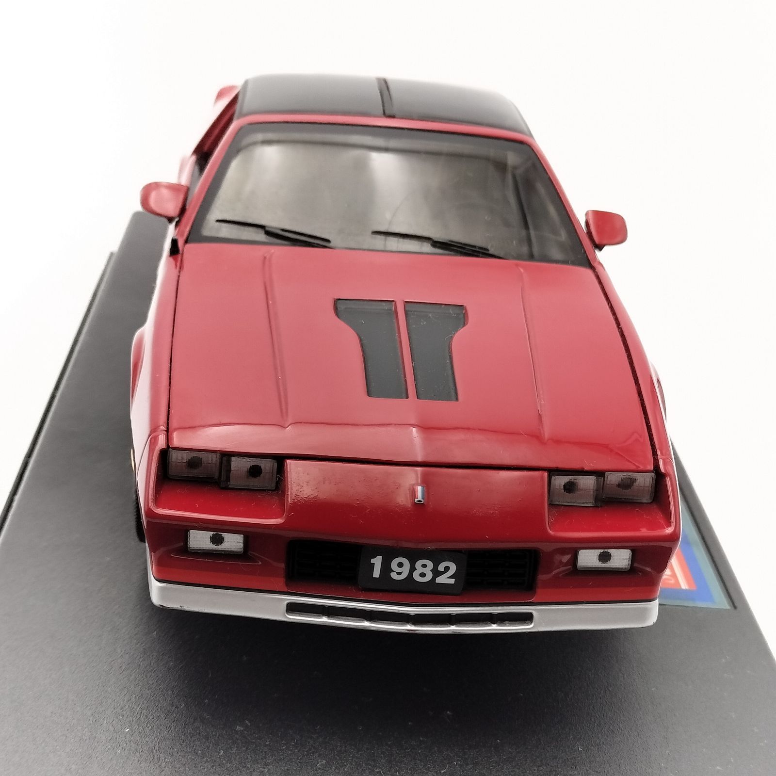 Sun Star】1982 シボレー カマロ Z28 レッド 1/18 ダイキャスト