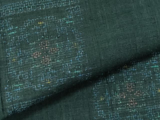 平和屋着物○本場結城紬 重要無形文化財 100亀甲 飛び亀甲柄 吉祥花文  