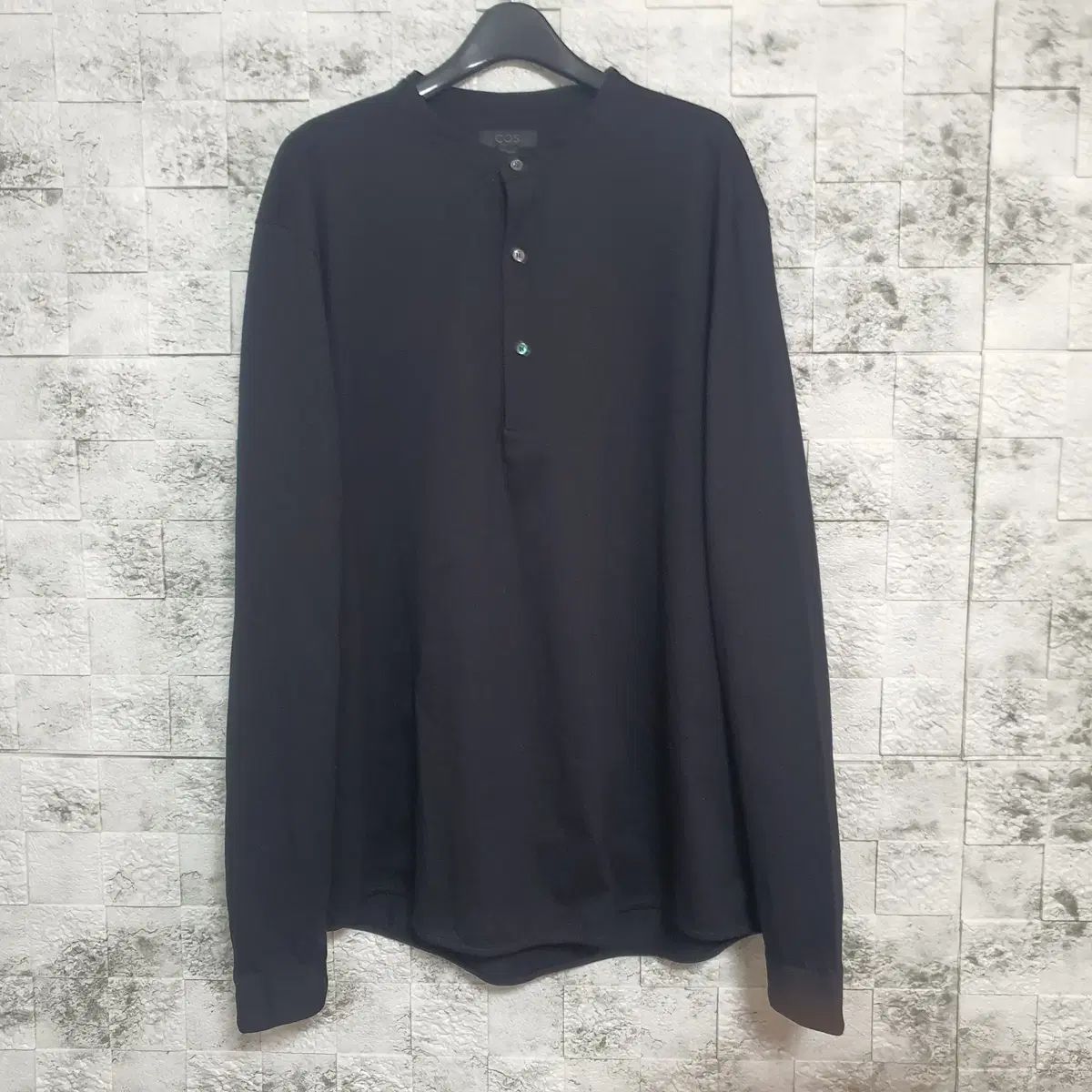 “COS MEN” コットンニットヘンリーネックTシャツ KNITTED COTTON HENLEY T-SHIRT ニットコットンヘンリーTシャツ
