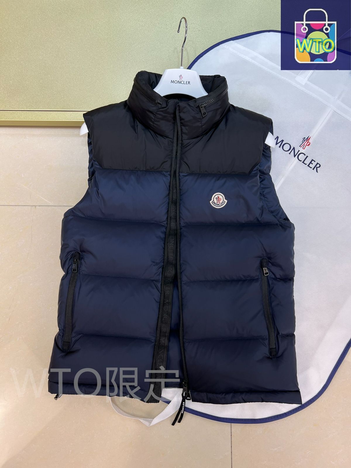 【あんしん鑑定選択可】MONCLERヴィンテージダウンベスト【青タグ】【正規品】 MONCLERモンクレール 濃い青色 新しいクラシックベスト｜本日