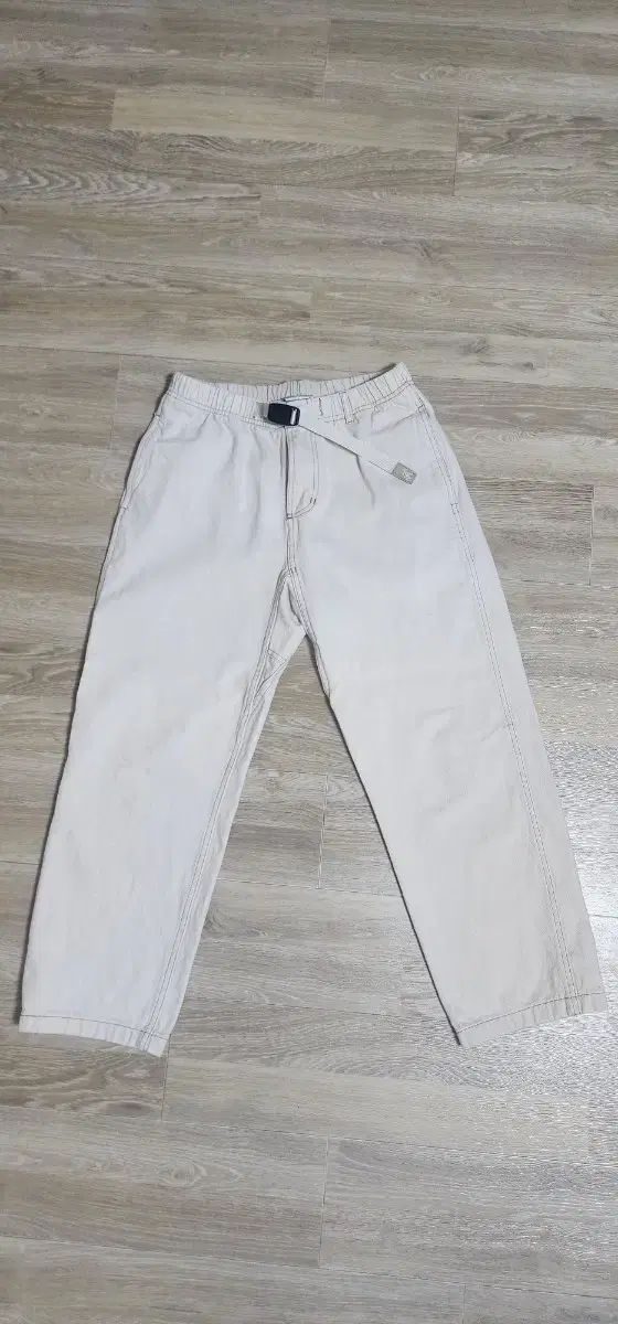 グラミチ アイボリー パンツ Mサイズ