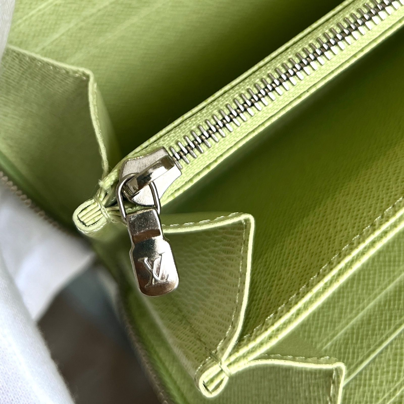 ルイヴィトン エピ ジッピーウォレット グリーン 日本限定