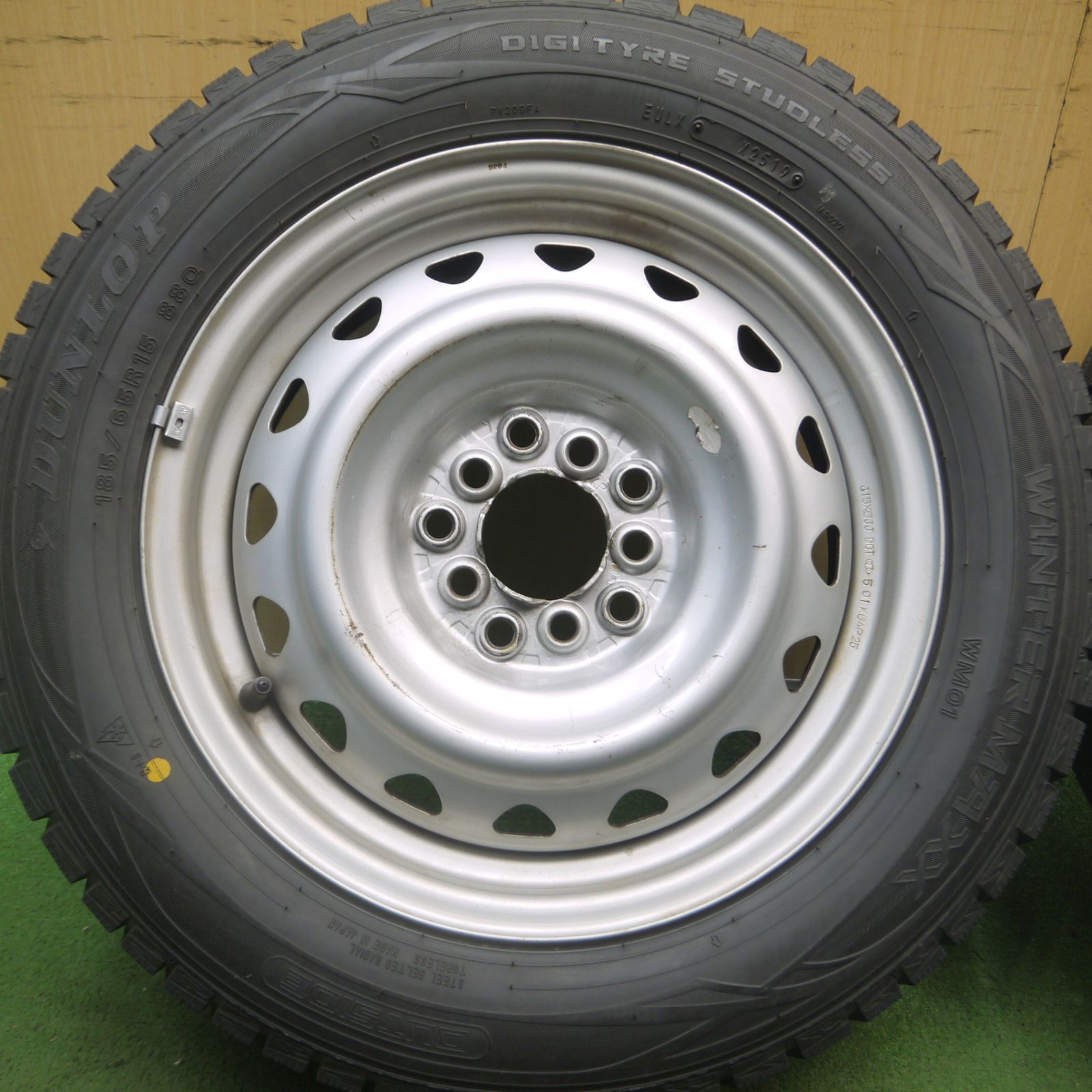 送料無料* バリ溝！9.5分以上☆スタッドレス 185/65R15 ダンロップ 