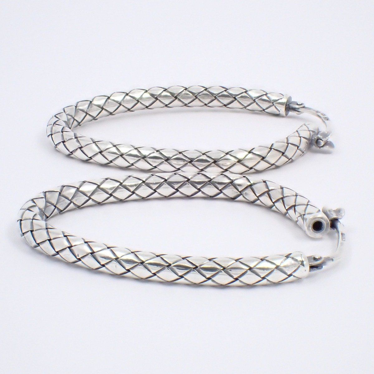 ボッテガヴェネタ イントレチャート フープピアス シルバー バイセル