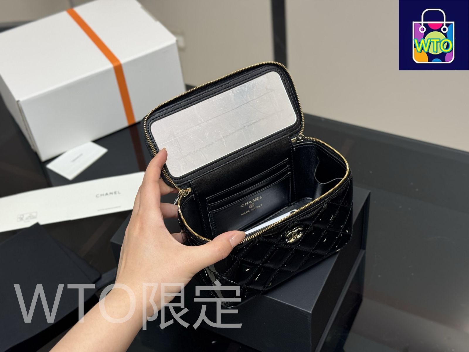 今日特価】Chanel シャネル ハンドル付き メイクボックス 補粧に