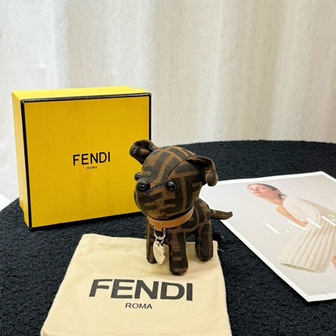 FENDI フェンディ FF ロゴドッグキーホルダーファプリック