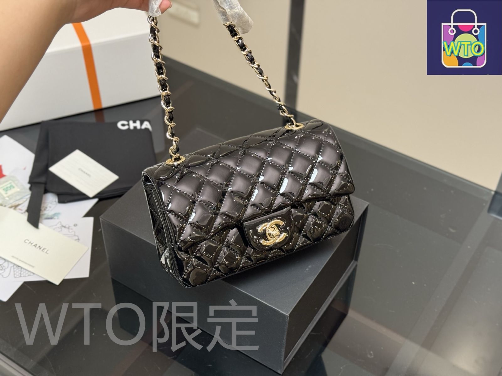 【ミニが可愛い】重宝間違いなし★CHANEL★ブローチ★期間限定品 ミニが可愛い】重宝間違いなし☆CHANEL☆ブローチ☆期間限定品