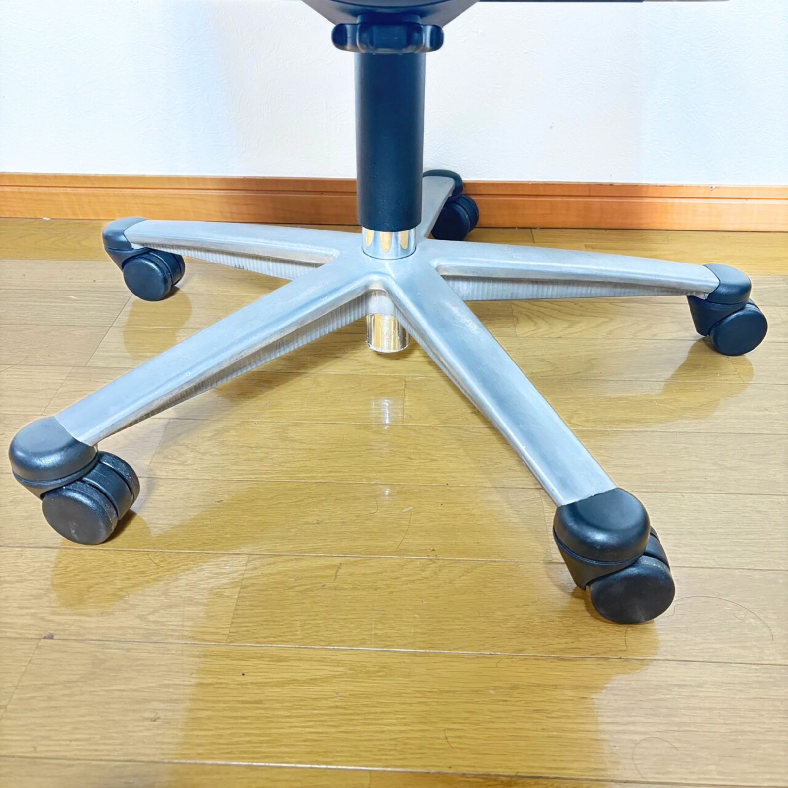 現地引取のみ Wilkhahn ウィルクハーン Modus モダス オフィスチェア MARWIL-DEMENAGEMENTS_CH