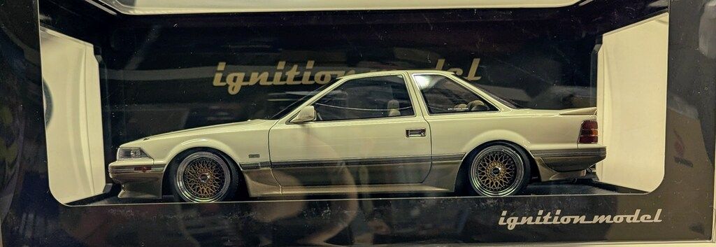 ignition model 1/18 Toyota Soarer (Z20) 3.0GT-LIMITED White