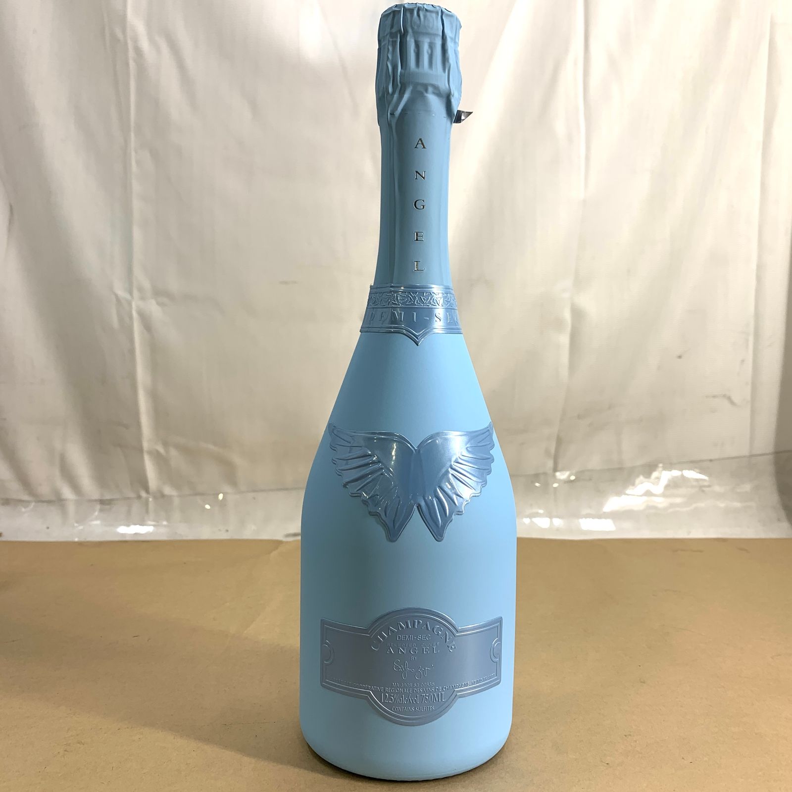 エンジェル ドゥミセック 750mlホワイトデー限定デザイン箱有り エンジェルシャンパン ホワイトデー限定 未開封 新品・未開封品