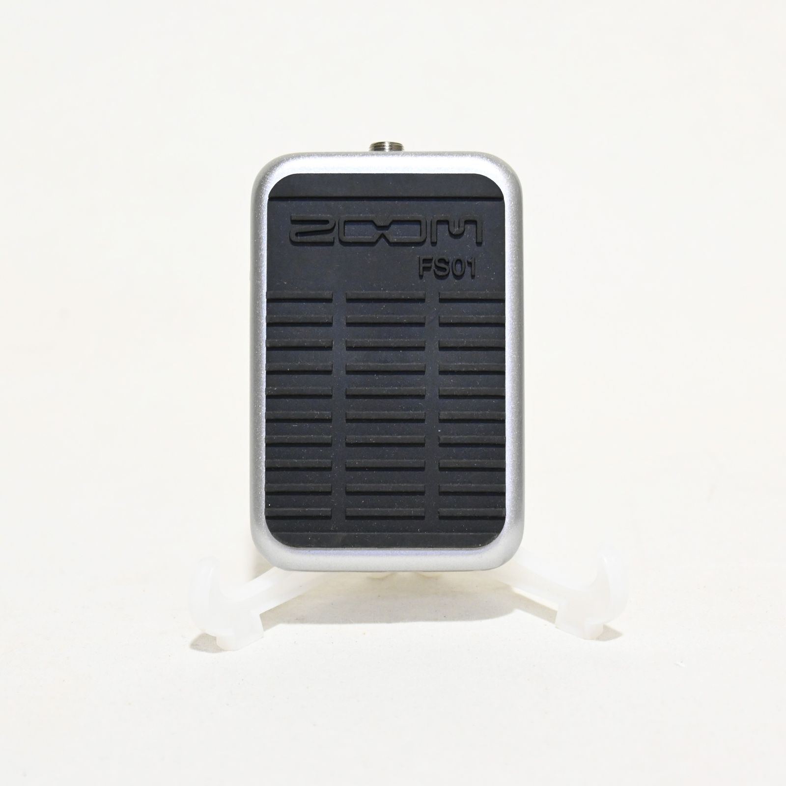 ZOOM R8 マルチトラックレコーダー　フットスィッチFS01 ○ ZOOM R8 マルチトラックレコーダー＋ FS 01フットスイッチ