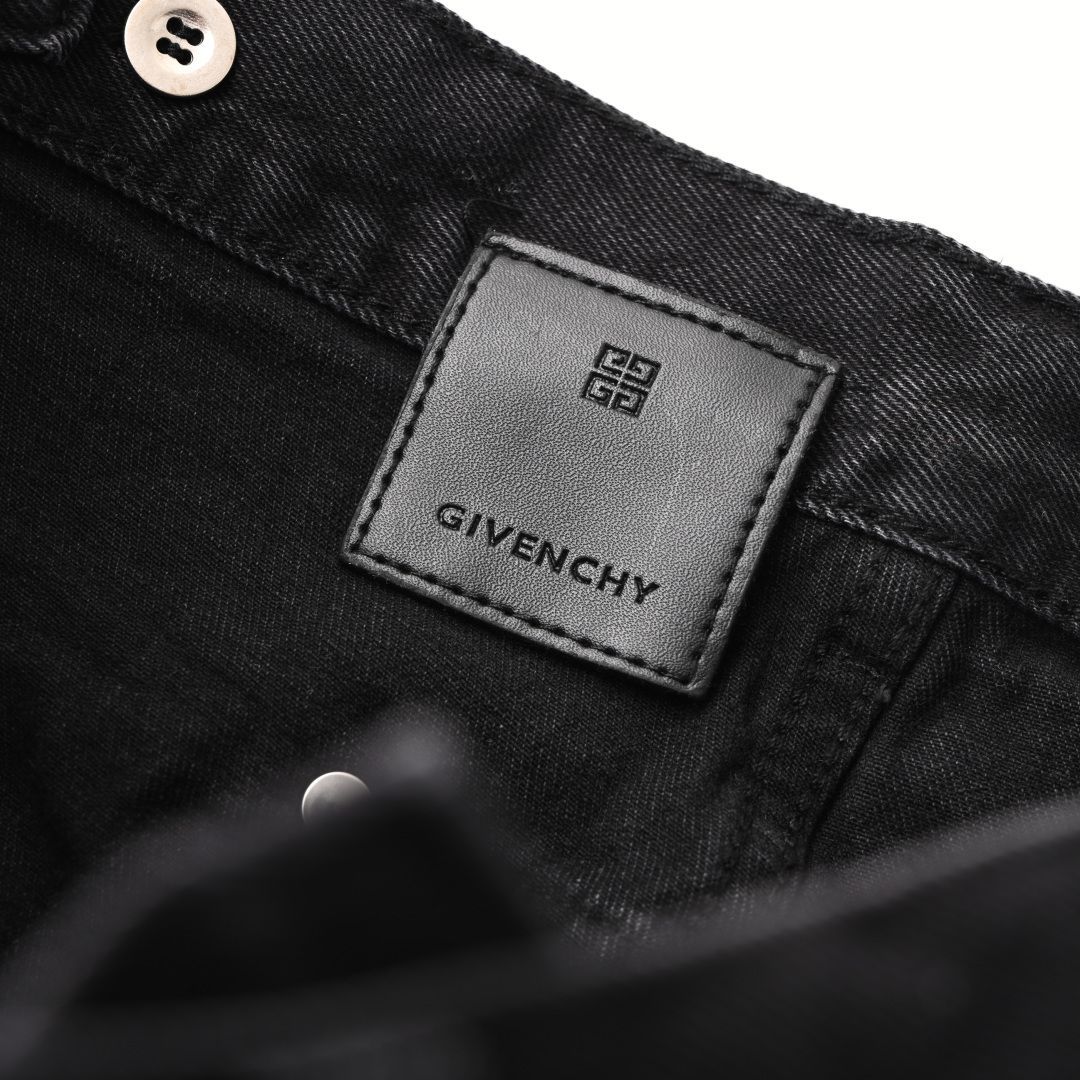 Givenchyジバンシー 2025