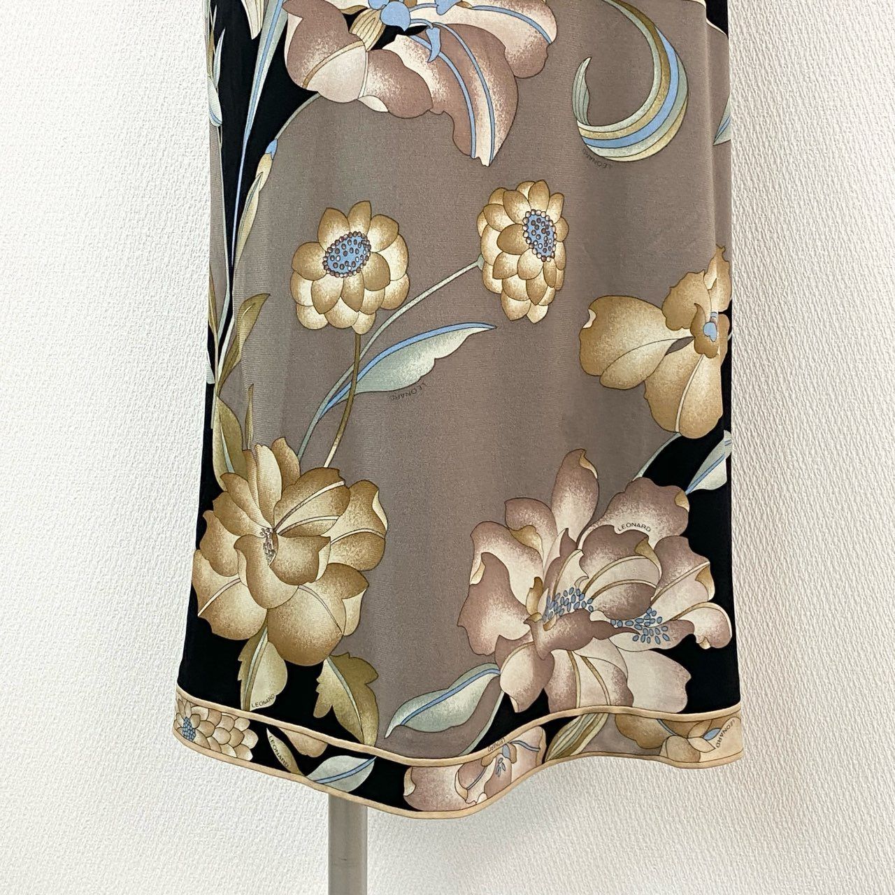 35e2 LEONARD レオナール 日本製 カンカン素材☆ 花柄プリント