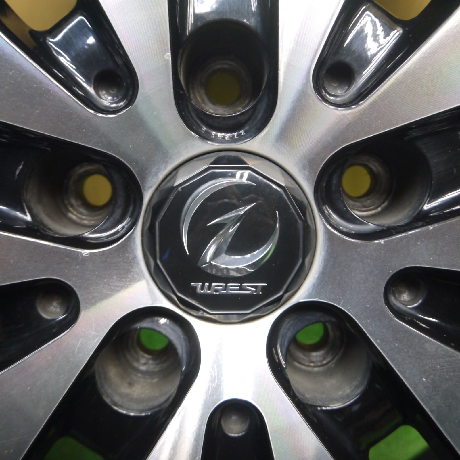 送料無料] 4本価格☆WREST WM-3 18インチ ホイール ヴァレスト 18×7J 