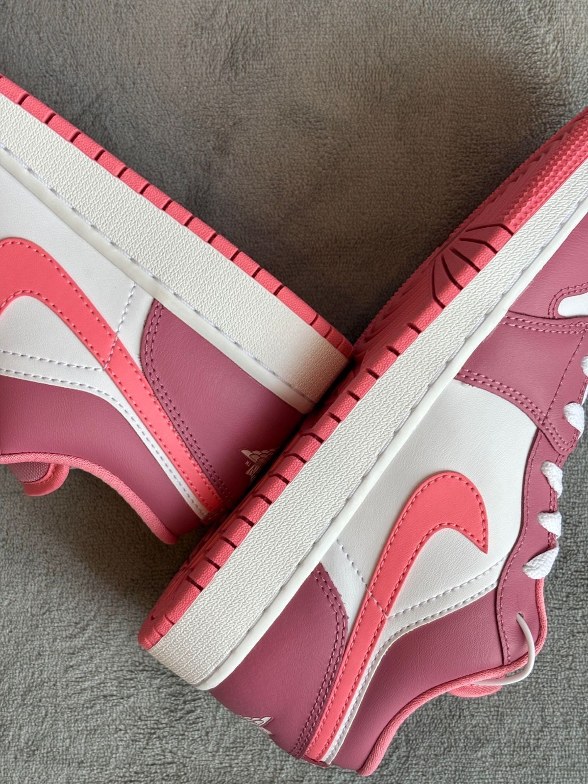 ☆送料関税込☆NIKE AIR JORDAN 1 LOW GOLF RUST PINK☆超人気 s-l400.jpg