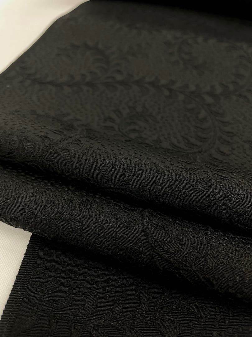 コート地 ふくれ織 紋意匠 立涌文様 正絹 反物 コート地 ふくれ織 紋意匠 蔦文様 京泥染 秀明黒泥染 正絹 反物 - メルカリ