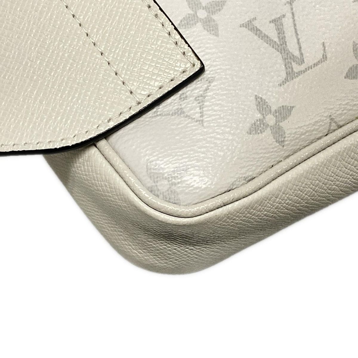 ウエストポーチ