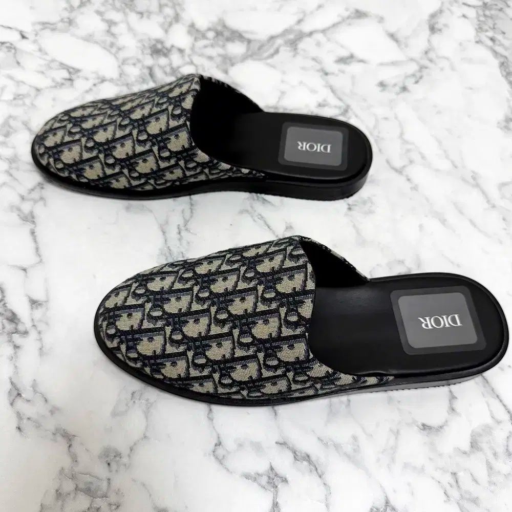 オブリーク インディオール