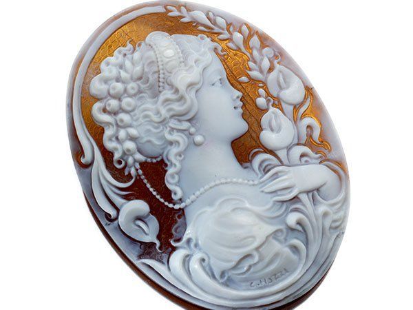 ジュエリー チーロ マッツァ作 貴品ある女性像 シェルカメオルース 60.4ｍｍ×45.7ｍｍ a2753o
