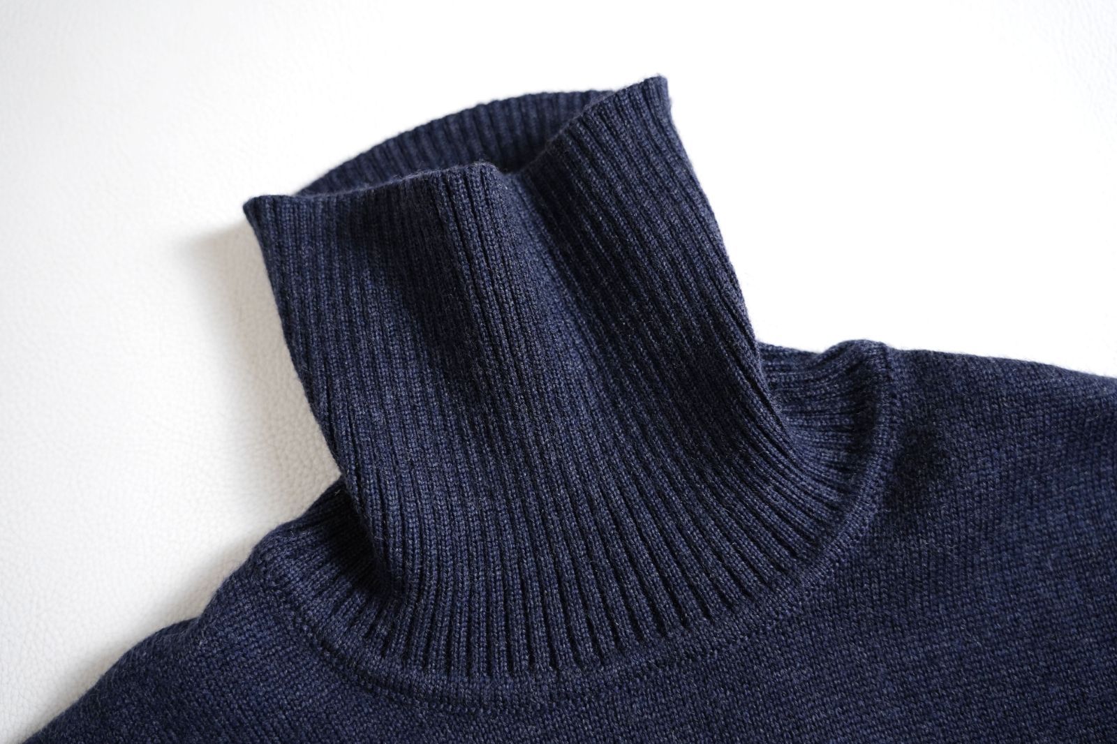 希少☆【サルヴァトーレフェラガモ】タートルネック　ウールニット　ガンチーニベルト 697t*Salvatore Ferragamo サルヴァトーレフェラガモ ウール