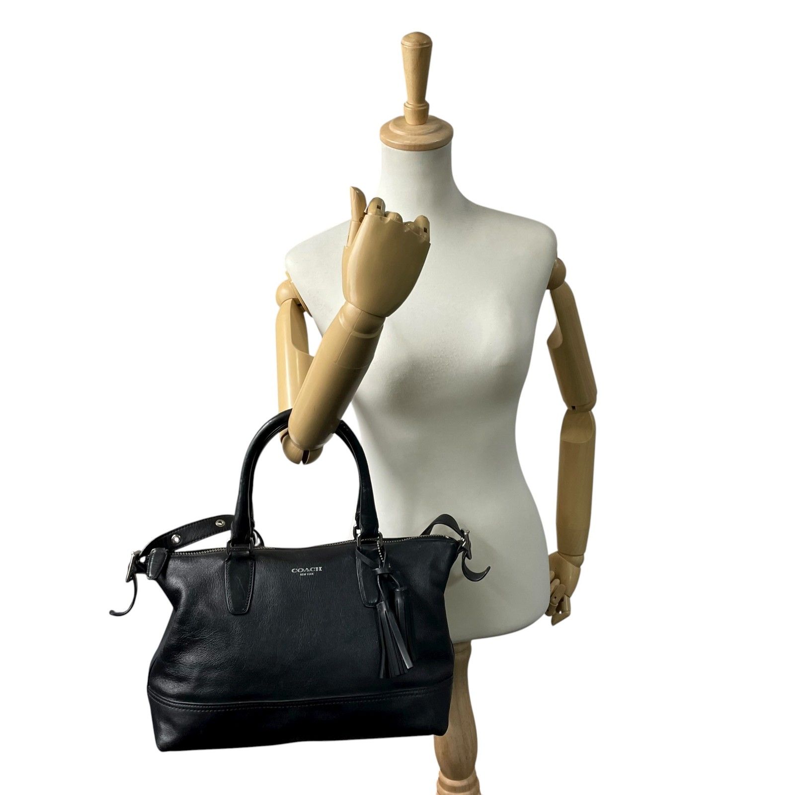 美品★コーチ ショルダーバッグ 2WAY ハンドバッグ 黒 南京錠・チャーム付き コーチ COACH バッグ 2WAY ハンドバッグ ショルダーバッグ