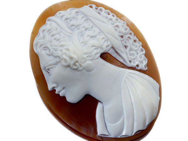 ジュエリー パトリシア パルラーティ作 カールヘアの女性像 シェルカメオルース 60.2ｍｍ×44.5ｍｍ a2754il