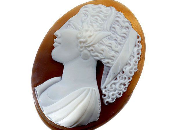 ジュエリー パトリシア パルラーティ作 カールヘアの女性像 シェルカメオルース 60.2ｍｍ×44.5ｍｍ a2754il