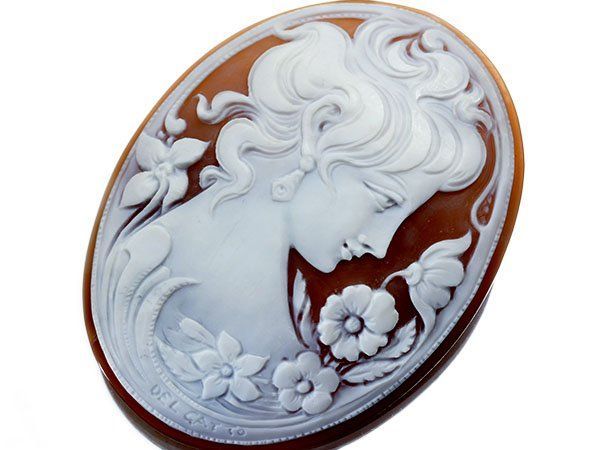ジュエリー デルガット作 美しい貴婦人 シェルカメオルース 64.9ｍｍ×50.0ｍｍ a2756o