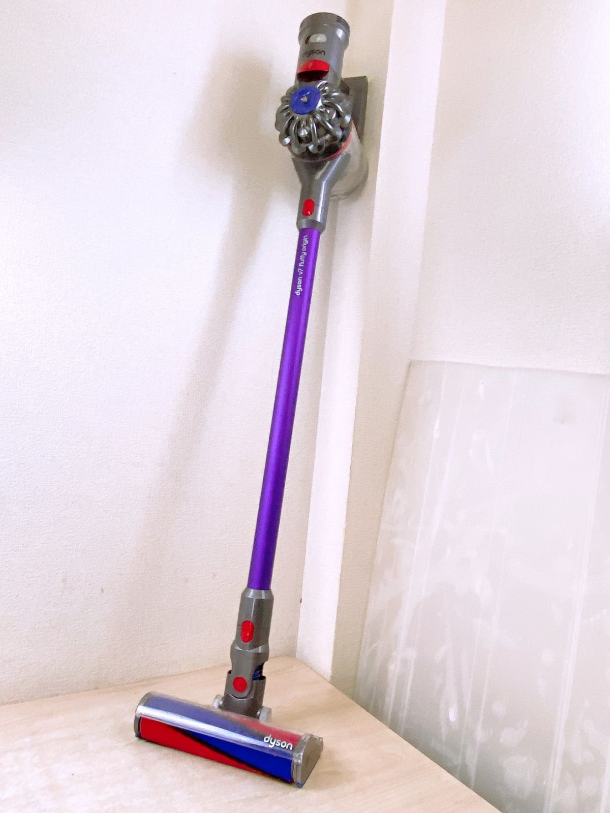 dyson ハンディクリーナー SV11コードレスクリーナー ダイソン 充電式