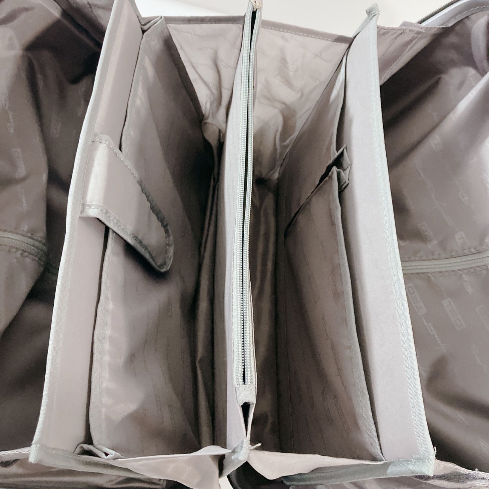 キャリーバッグ