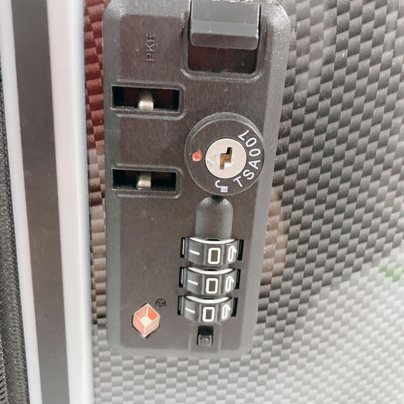 キャリーバッグ