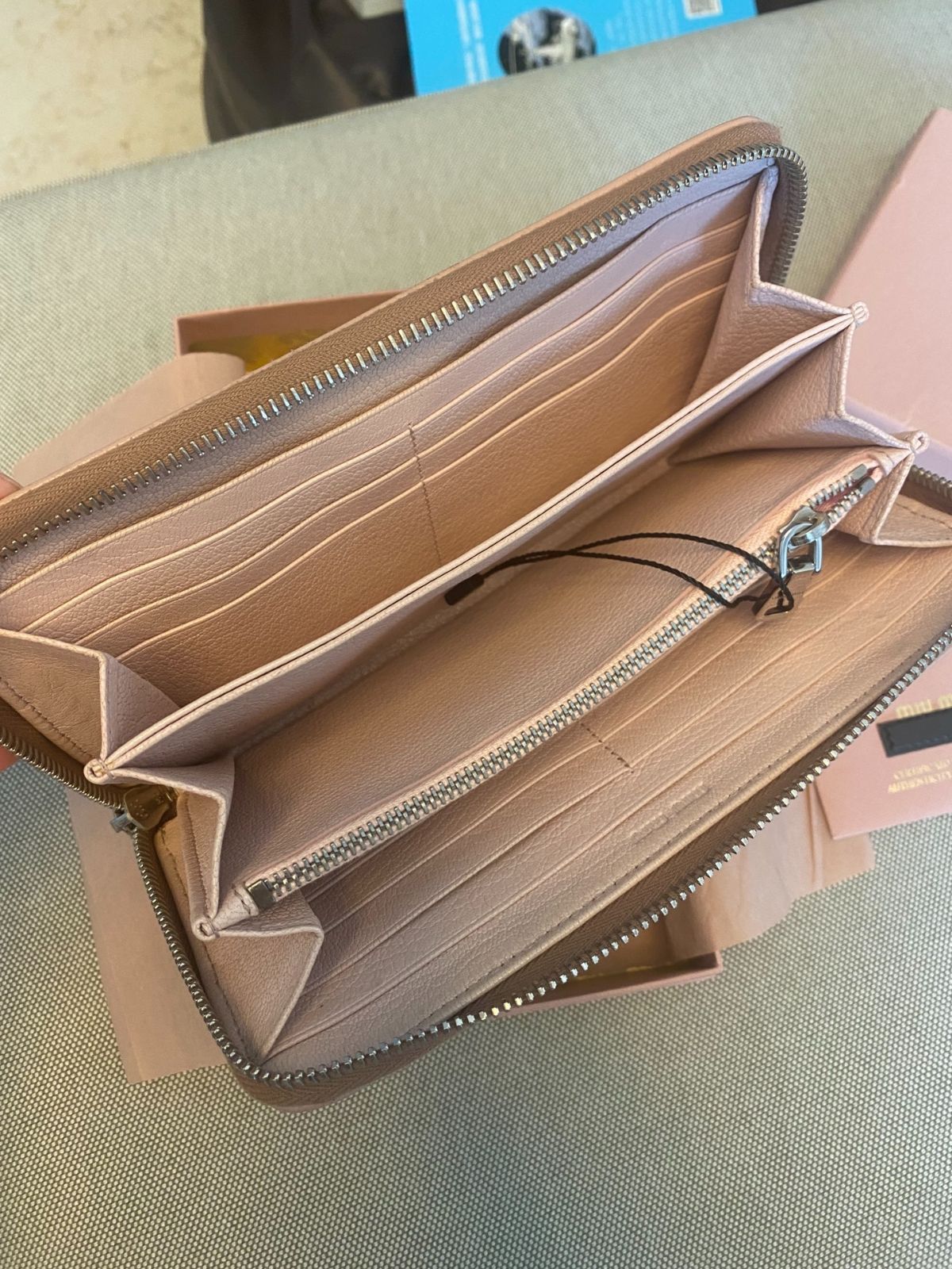 クラッチバッグ