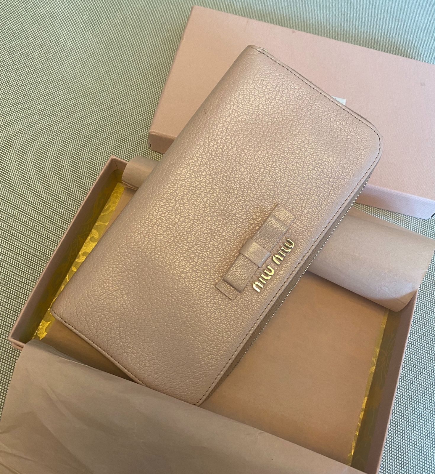 ミュウミュウ ウィメンズ ウォレット クラッチバッグ ピンク リボン デザイン