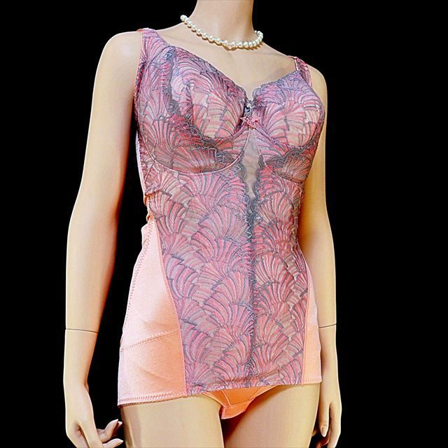 ME1-785 補正マルコ MARUKO ボディスーツ カリーユ フルカップ コキールピンク F85-3L 大きいサイズ 大きいカップ クロッチ開閉 定価60000円 強力補正 人気シリーズ ホームクリーニング済 補正下着 インナーウェア▲