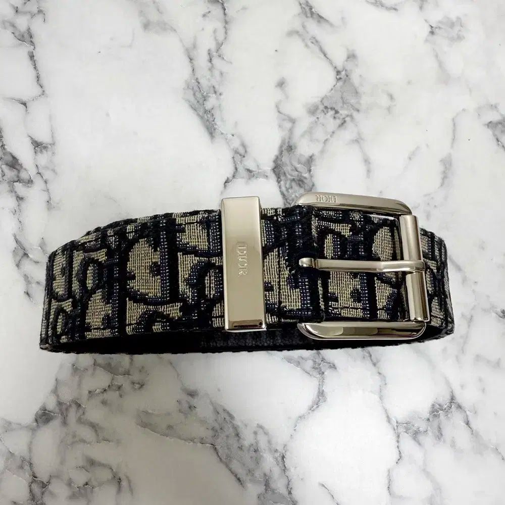 ディオール オブリーク