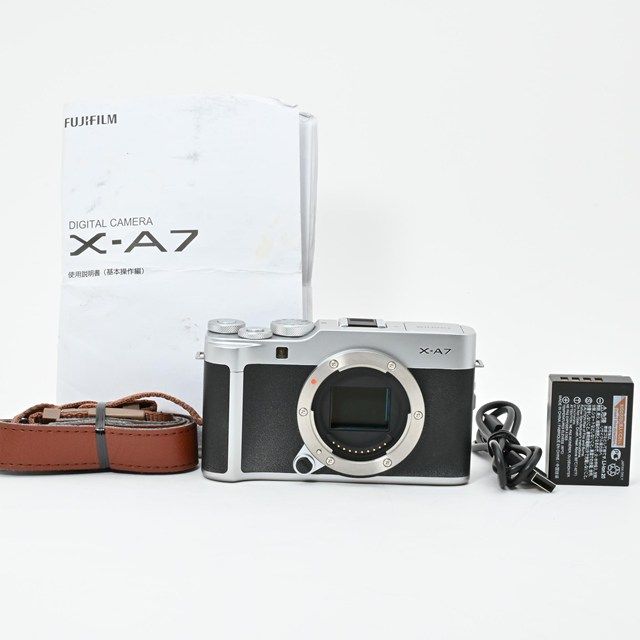 ＜良品＞FUJIFILM X-A7 シルバー｜有効2424万画素×4K動画対応 良品＞FUJIFILM X-A7 シルバー｜有効2424万画素×4K動画対応｜大型