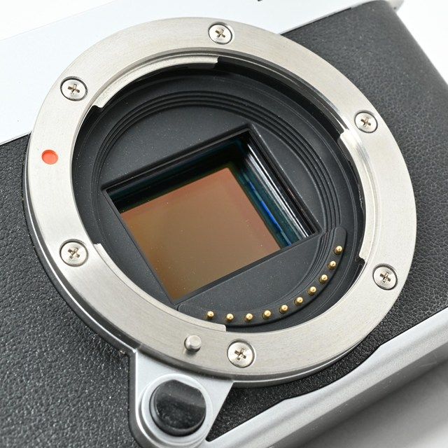 良品＞FUJIFILM X-A7 シルバー｜有効2424万画素×4K動画対応｜大型
