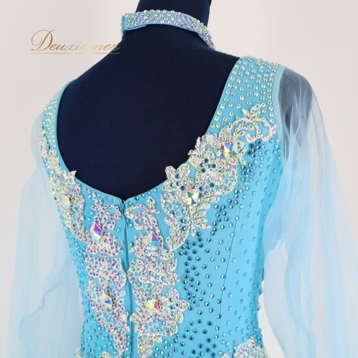 ワンピース 水色