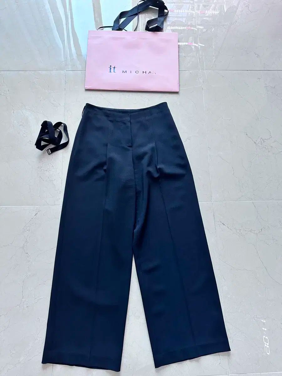 イッミシャ ブラック スラックス 55