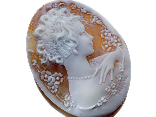 ジュエリー ラファエレ ペルニーチェ作 上品な貴婦人 シェルカメオルース 50.1mｍ×37.9ｍｍ a2771i