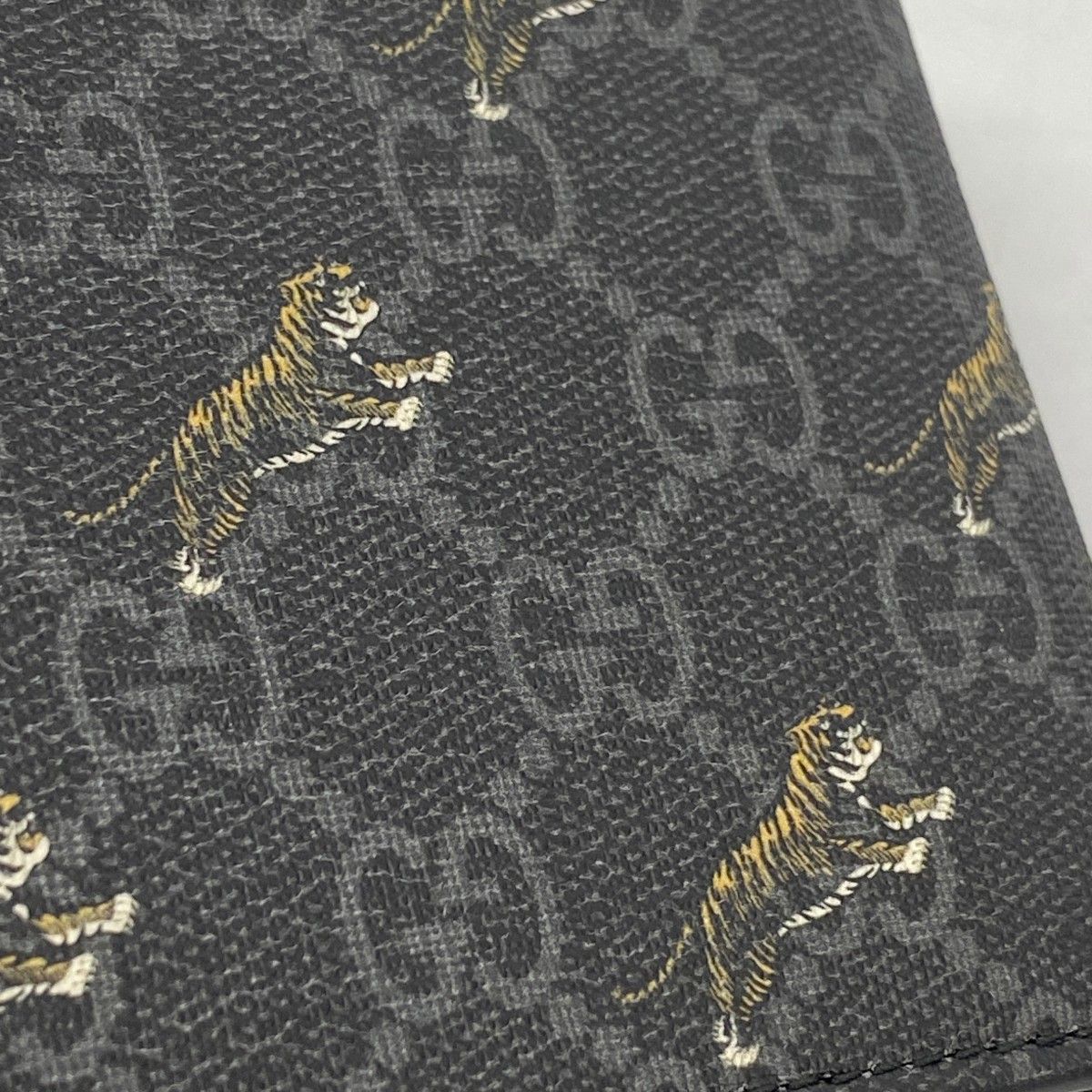 ブラック シルバー金具