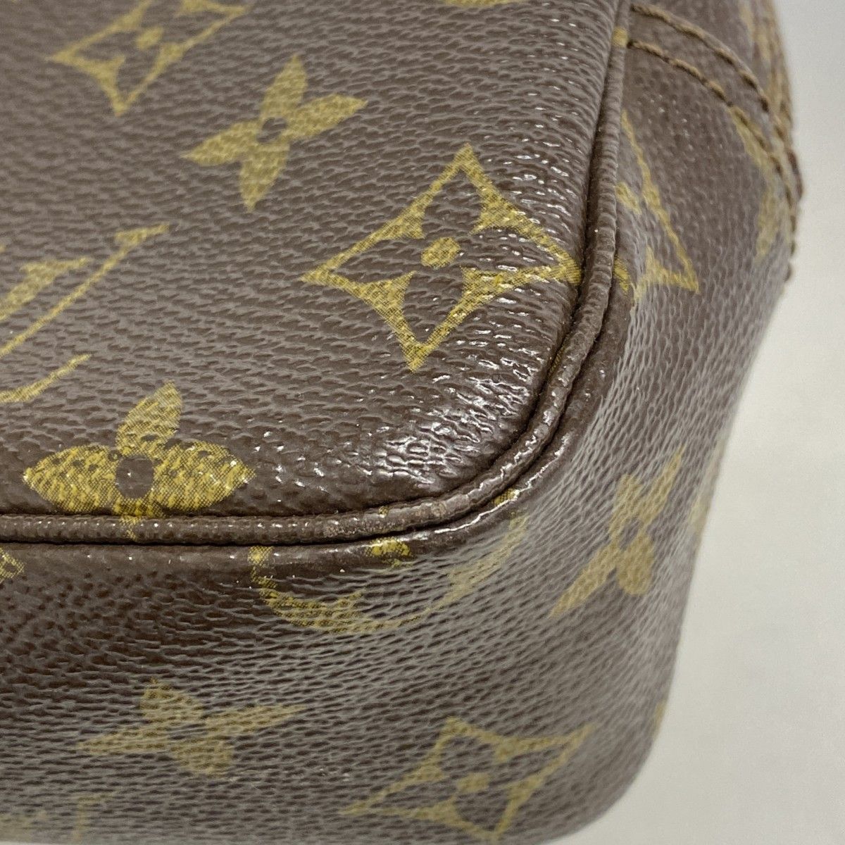 トゥルーストワレット18