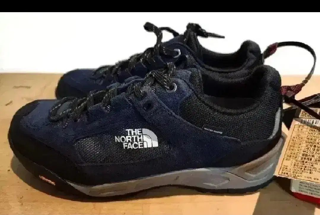 THE NORTH FACE ザノースフェイス ウォーターガード トレッキングシューズ 軽量登山靴 各 240mm 245mm OLIVEOS_COM_TR