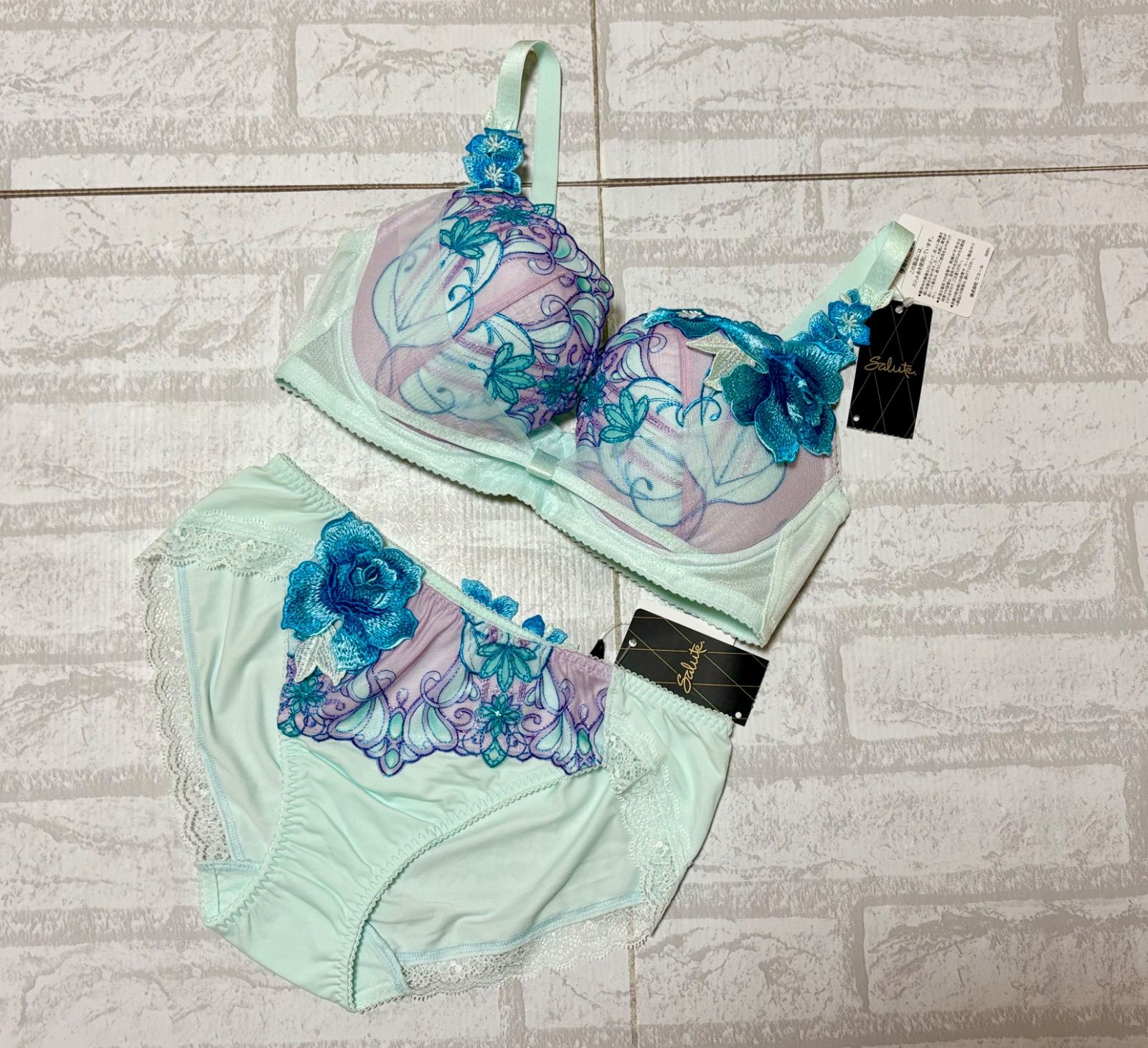 タグ付ワコール サルート 61G ブラショーツセットF70|L BTJ761 3|4カップワイヤー リボンブラ