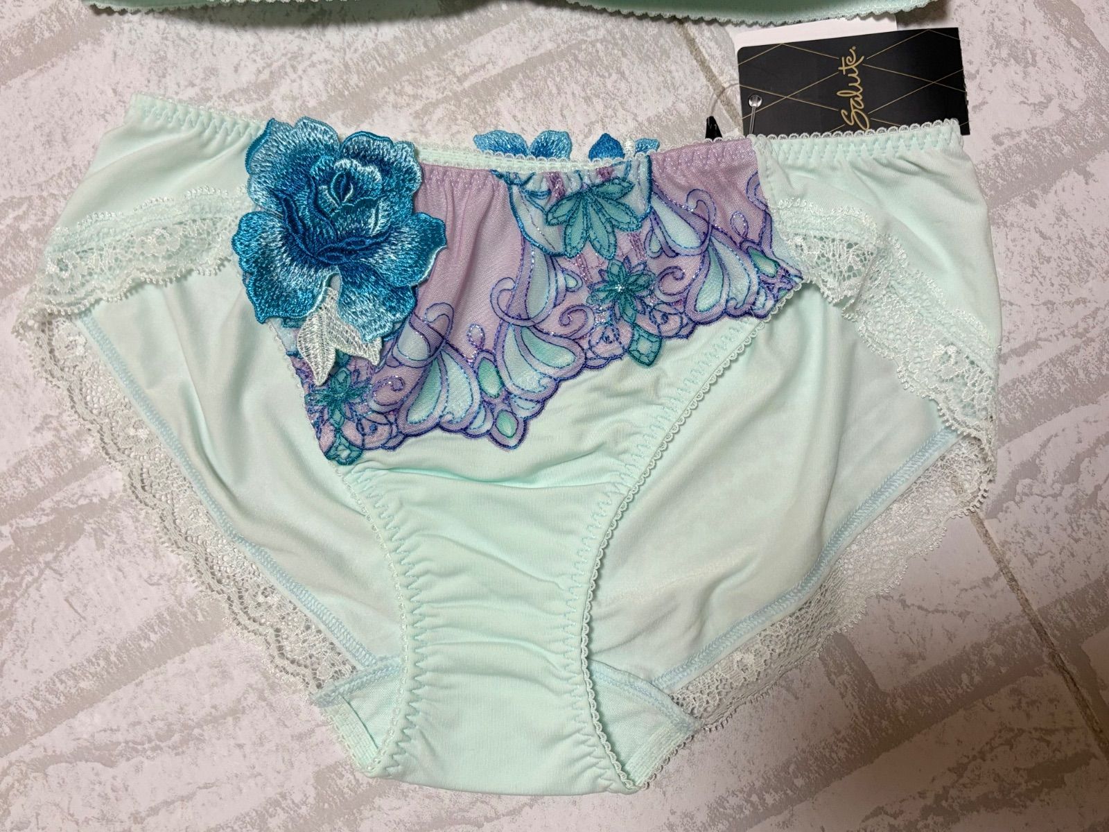 3 4カップワイヤー