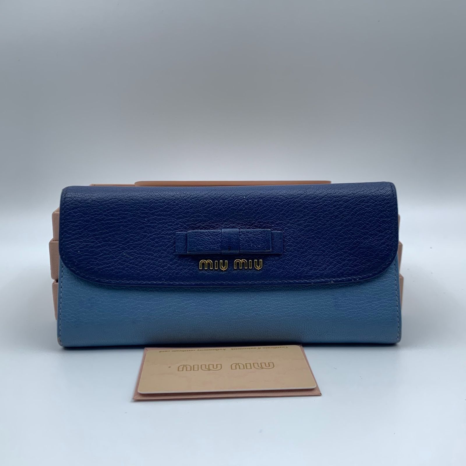 ミュウミュウ miumiu リボン付きクラシックエンベロープロングウォレット