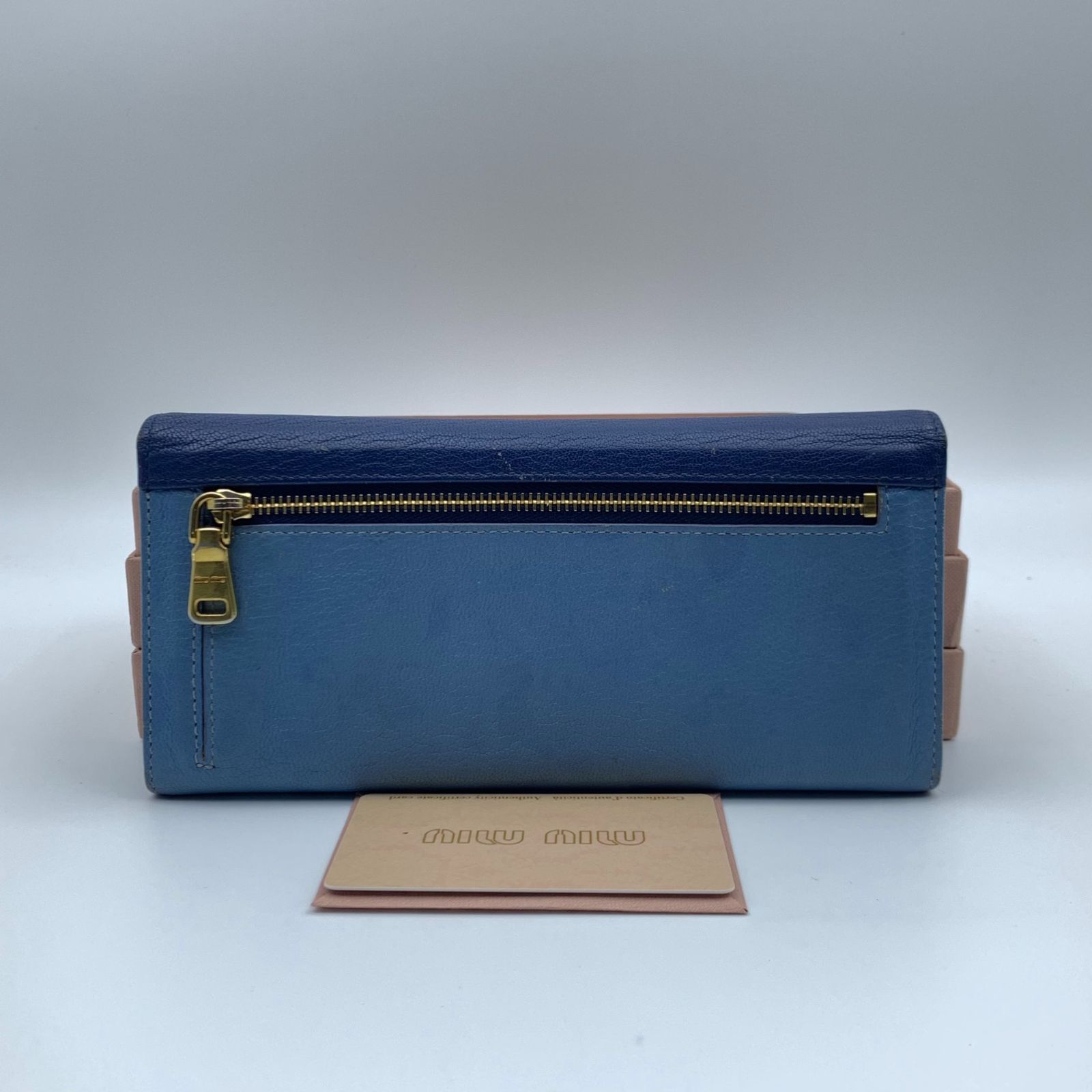 ミュウミュウ miumiu